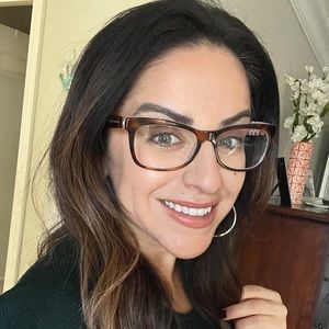 Meet your Posher, Melissa